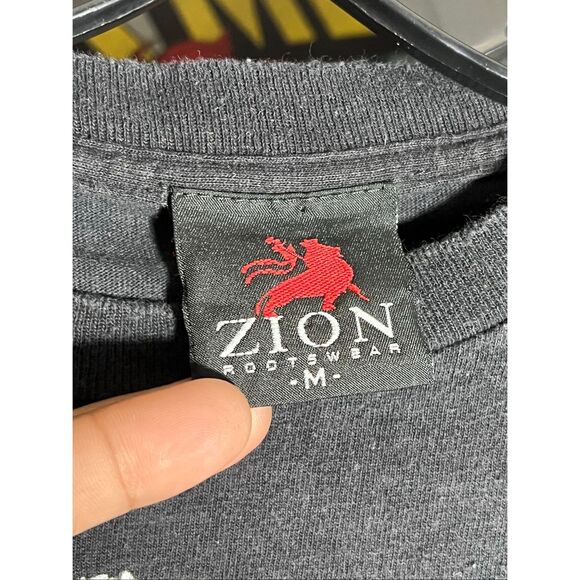 Vintage Y2K Johnny Cash Middle Finger Tee - Picture 4 of 5